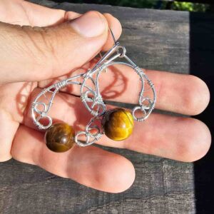 Aros de Plata con Ojo de Tigre en Alambrismo Artesanal ✨🧡
